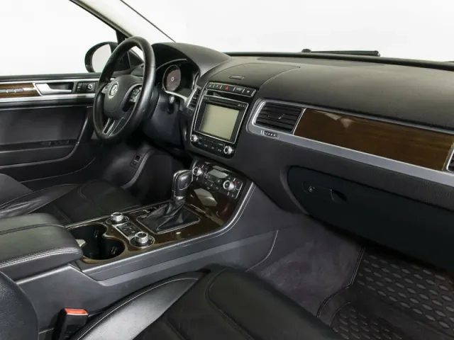 Volkswagen Touareg, II Рестайлинг — фото 14