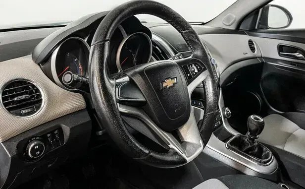 Chevrolet Cruze, I Рестайлинг — фото 6