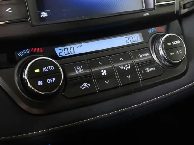 Toyota RAV4, IV (XA40) — фото 18