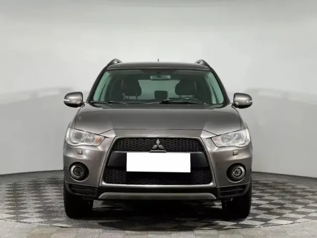 Mitsubishi Outlander, II Рестайлинг — фото 2