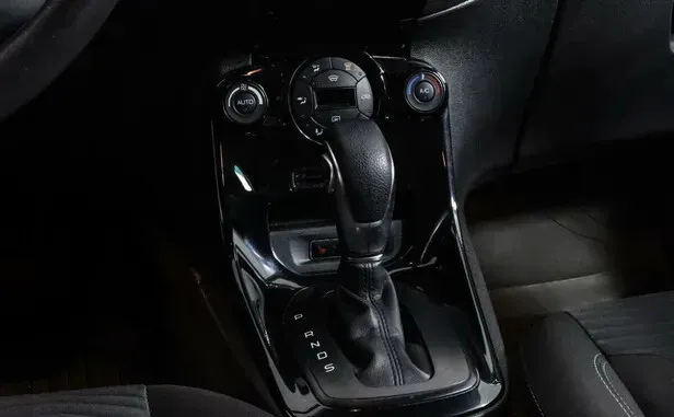 Ford Fiesta, Mk6 Рестайлинг — фото 9