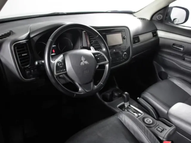 Mitsubishi Outlander, III Рестайлинг — фото 15