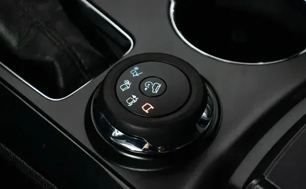 Ford Explorer, V Рестайлинг — фото 12