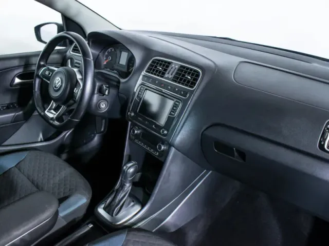Volkswagen Polo, V Рестайлинг — фото 9