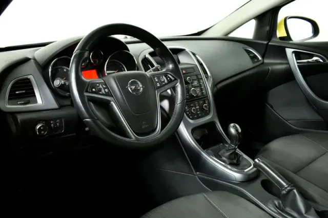 Opel Astra, J Рестайлинг — фото 15