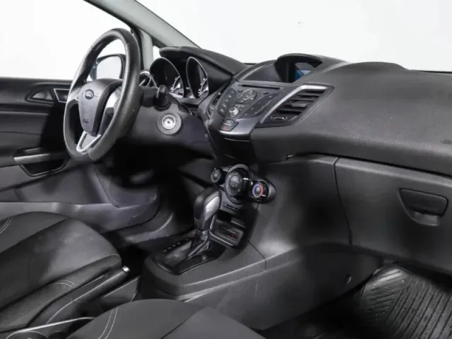 Ford Fiesta, Mk6 Рестайлинг — фото 8