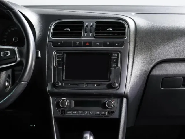 Volkswagen Polo, V Рестайлинг — фото 11