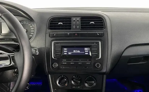 Volkswagen Polo, V Рестайлинг — фото 10