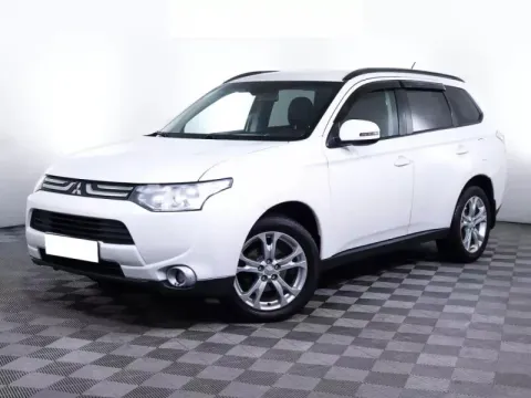 Mitsubishi Outlander, III — фото 1