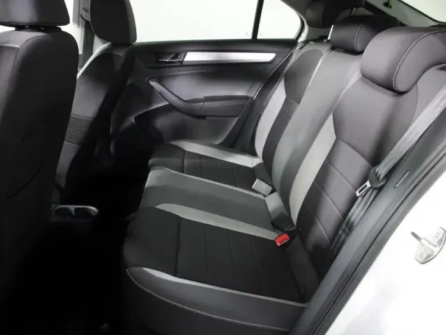 Skoda Rapid, I Рестайлинг — фото 11