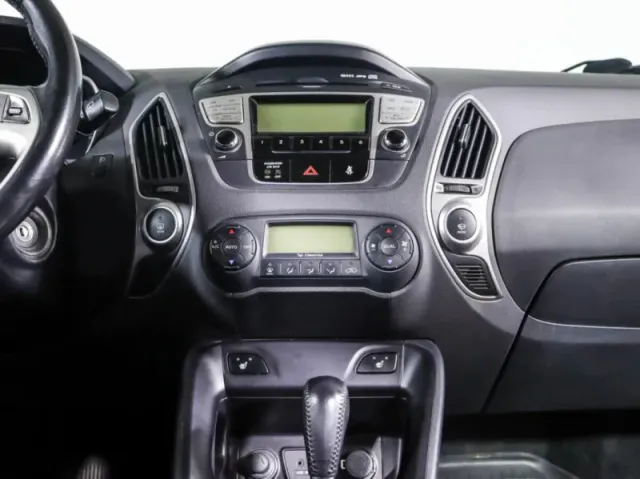 Hyundai ix35, I — фото 12