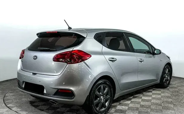 Kia Ceed, II — фото 16