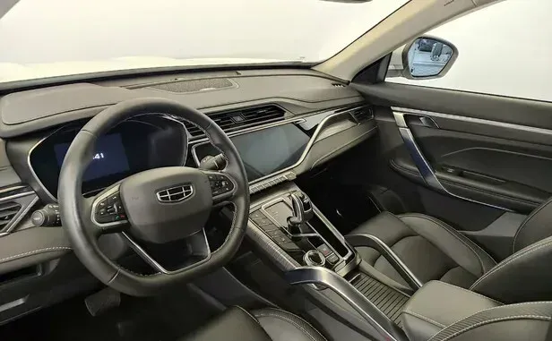 Geely Atlas Pro — фото 5