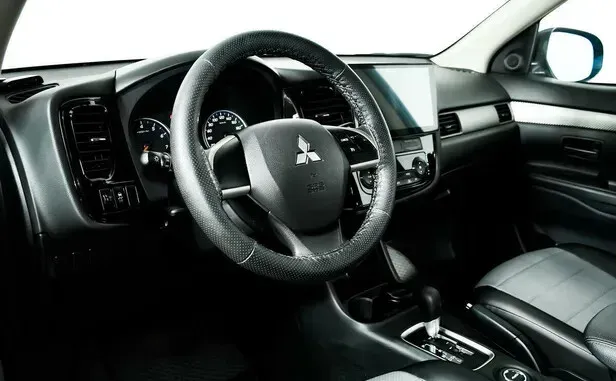 Mitsubishi Outlander, III — фото 5
