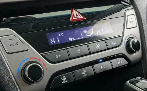 Hyundai Elantra, VI (AD) — фото 7