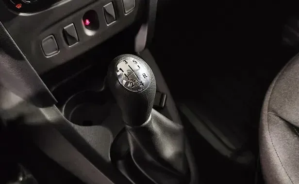 Renault Logan, II Рестайлинг — фото 11