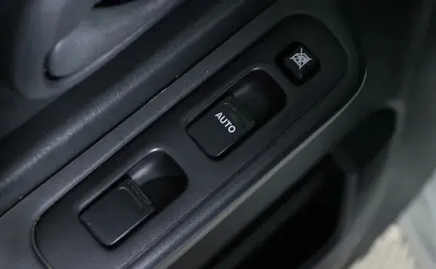 Suzuki Jimny, III Рестайлинг 2 — фото 10
