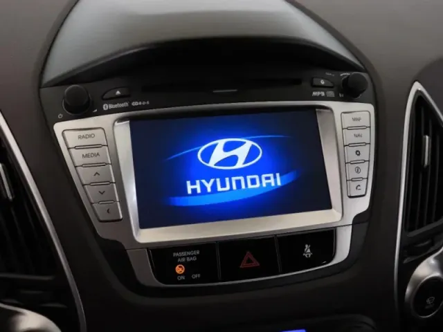 Hyundai ix35, I — фото 18
