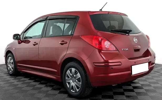 Nissan Tiida, I Рестайлинг — фото 4