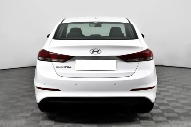 Hyundai Elantra, VI (AD) — фото 6