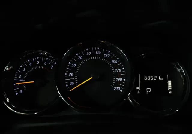 Renault Logan, II Рестайлинг — фото 10