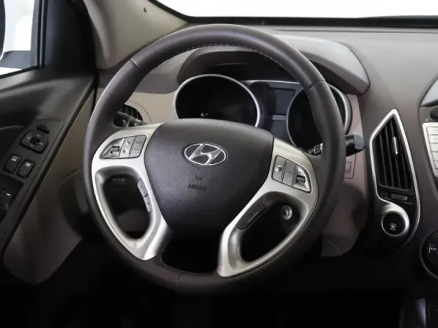 Hyundai ix35, I — фото 17
