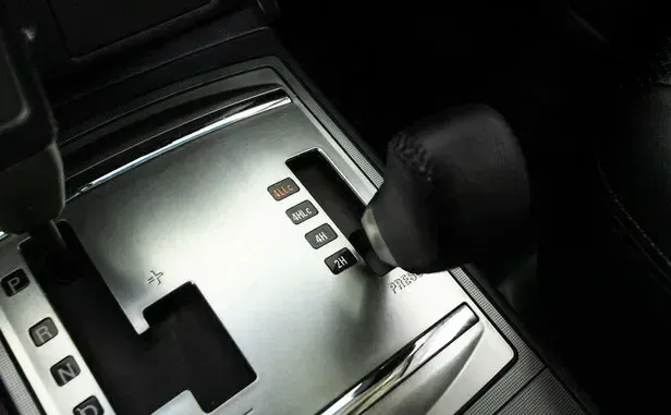 Mitsubishi Pajero, IV Рестайлинг 1 — фото 10