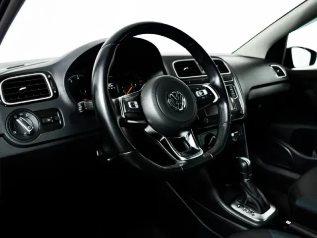 Volkswagen Polo, V Рестайлинг — фото 13