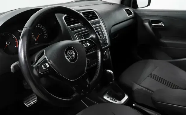 Volkswagen Polo, V Рестайлинг — фото 7
