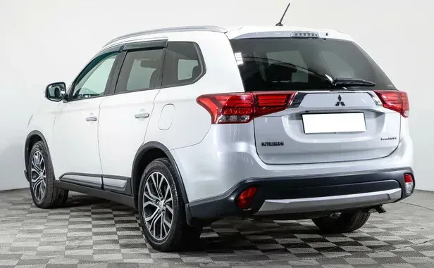 Mitsubishi Outlander, III Рестайлинг 2 — фото 4