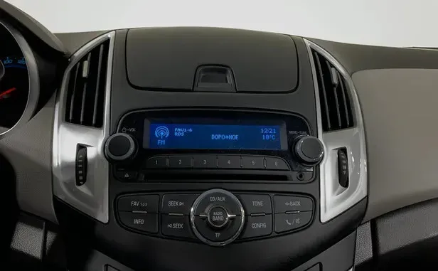 Chevrolet Cruze, I Рестайлинг — фото 7
