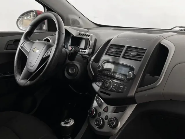 Chevrolet Aveo, II — фото 10
