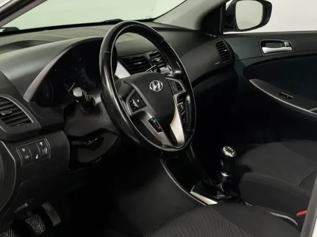 Hyundai Solaris, I Рестайлинг — фото 10