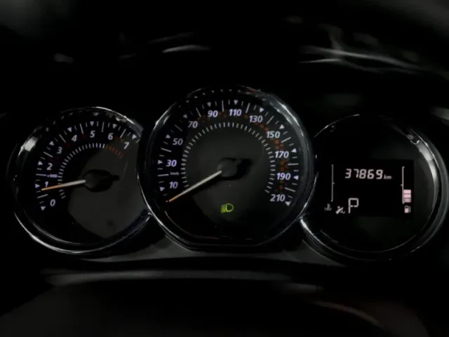 Renault Logan, II Рестайлинг — фото 11