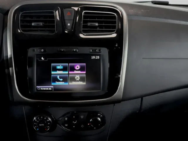 Renault Logan, II Рестайлинг — фото 12
