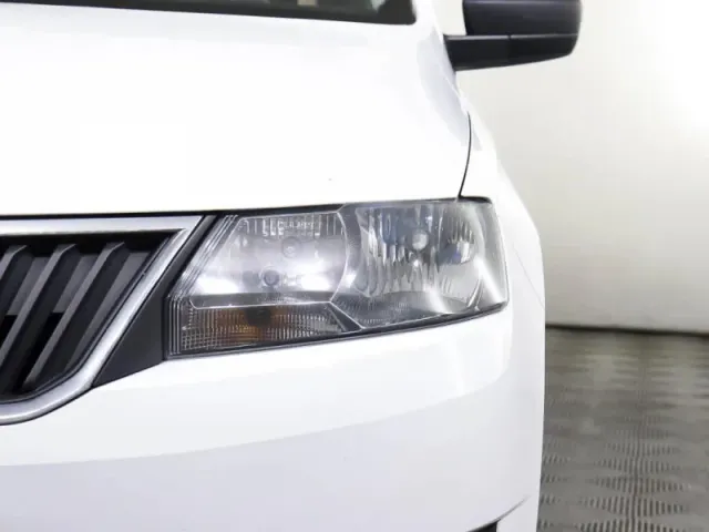 Skoda Rapid, I — фото 9