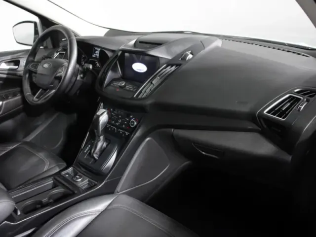 Ford Kuga, II Рестайлинг — фото 10