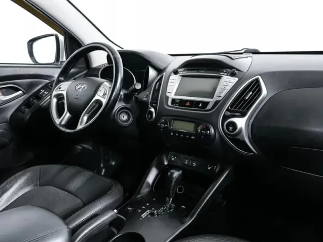 Hyundai ix35, I — фото 10