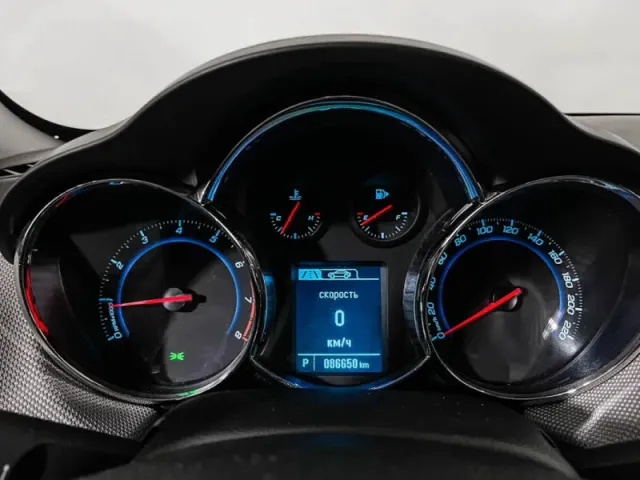 Chevrolet Cruze, I Рестайлинг — фото 11