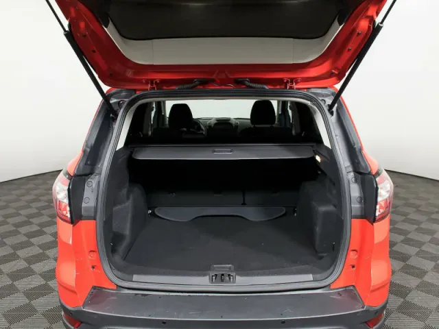 Ford Kuga, II Рестайлинг — фото 16