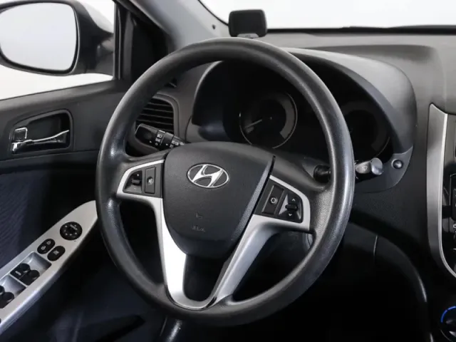 Hyundai Solaris, I — фото 15