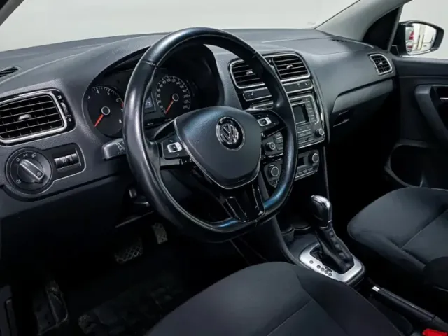 Volkswagen Polo, V Рестайлинг — фото 12