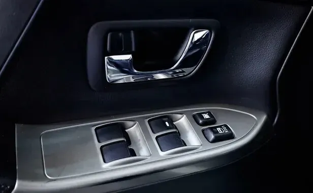 Mitsubishi Pajero, IV Рестайлинг 2 — фото 9