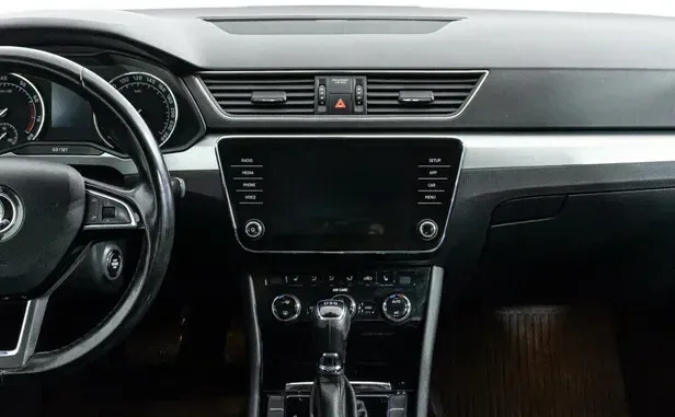 Skoda Superb, III — фото 10