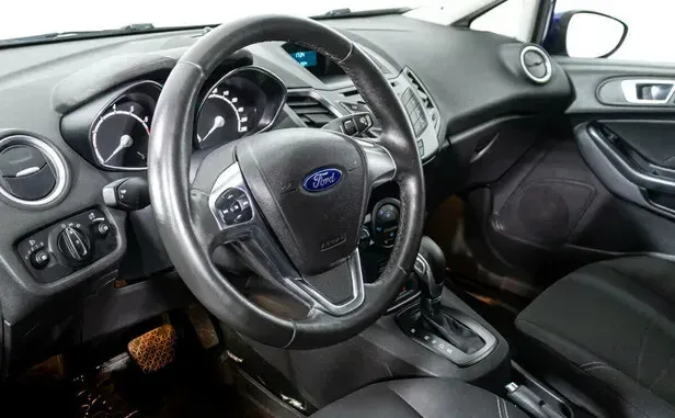 Ford Fiesta, Mk6 Рестайлинг — фото 7