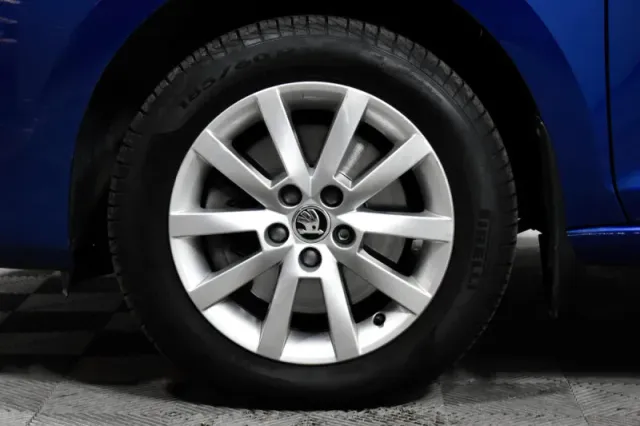 Skoda Rapid, II — фото 10
