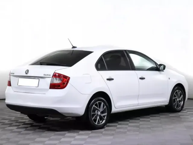 Skoda Rapid, I — фото 5