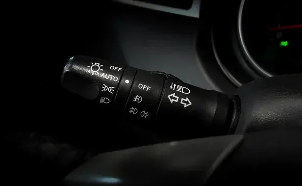 Nissan Tiida, I Рестайлинг — фото 9