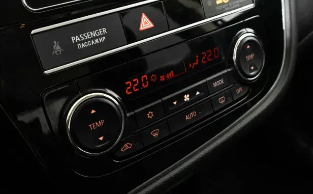 Mitsubishi Outlander, III Рестайлинг 3 — фото 11