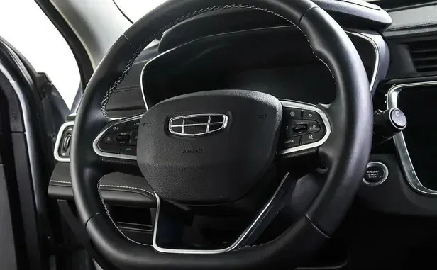 Geely Atlas Pro — фото 5